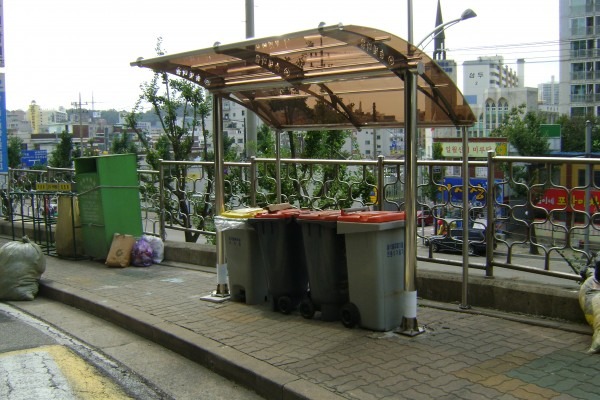[Separate garbage collection booth] SCFA.jpg